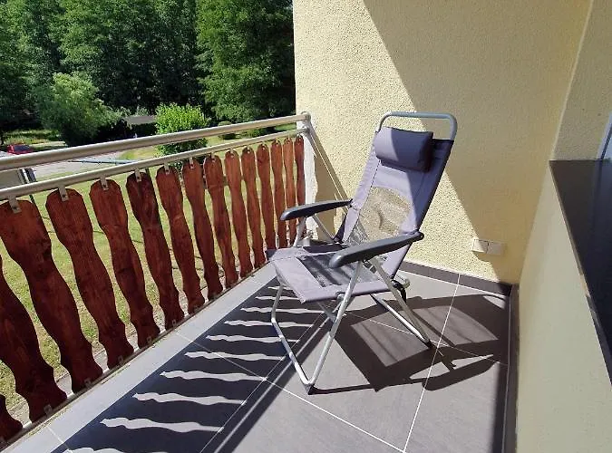 Ferienwohnung-wandersruh-oase-der-ruhe-am-malerweg-und-die-saechs-schweiz-direkt-vor-der-haustuer Hohnstein